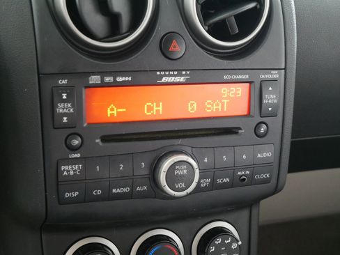 Used 2010 Nissan Rogue SL w/ Premium Pkg image 22