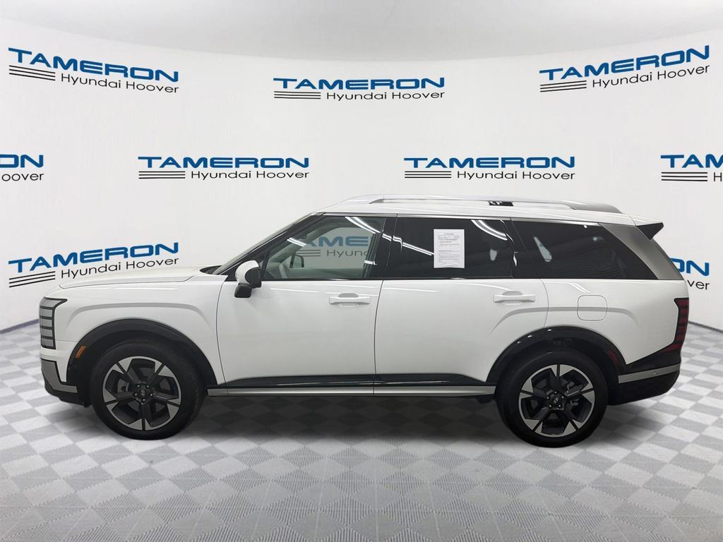 Certified 2026 Hyundai Palisade Limited FWD image 2