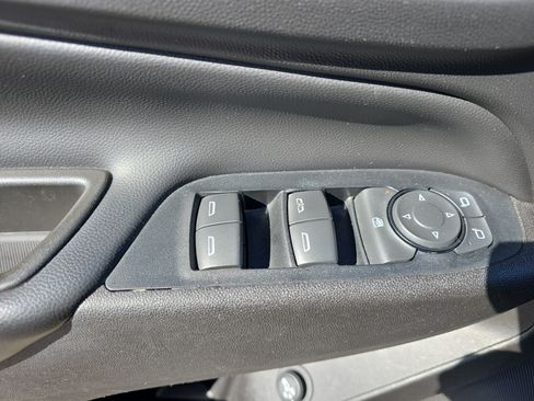Used 2018 Chevrolet Equinox LT AWD/4WD image 17