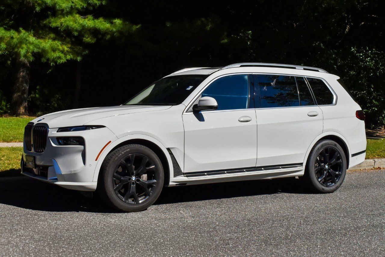 Used 2026 BMW X7 xDrive40i AWD/4WD image 2