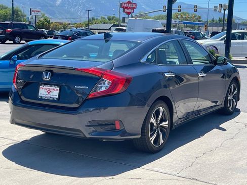 Used 2018 Honda Civic Touring image 5