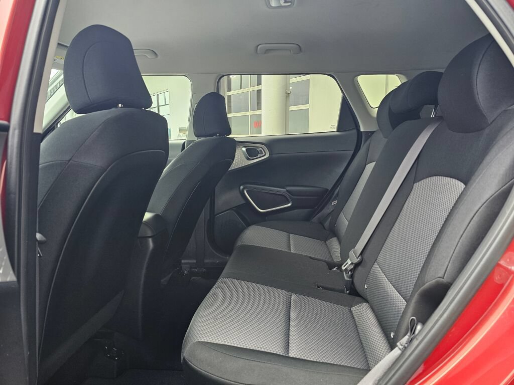 Used 2022 Kia Soul LX w/ Technology Package FWD image 16