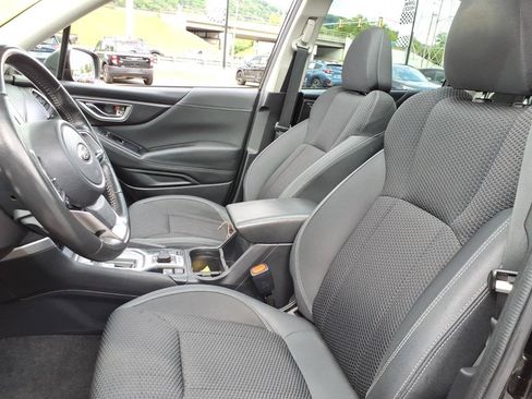 Used 2023 Subaru Forester Premium AWD/4WD image 6