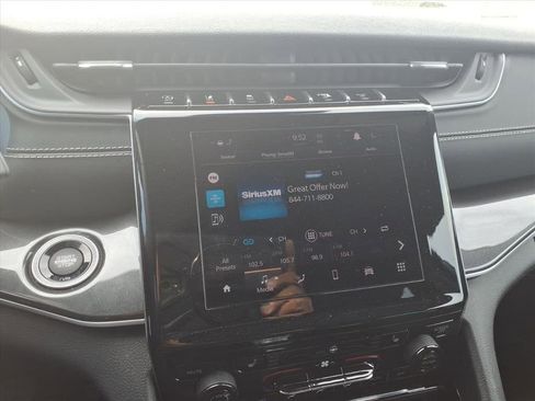 Used 2023 Jeep Grand Cherokee L Laredo image 22