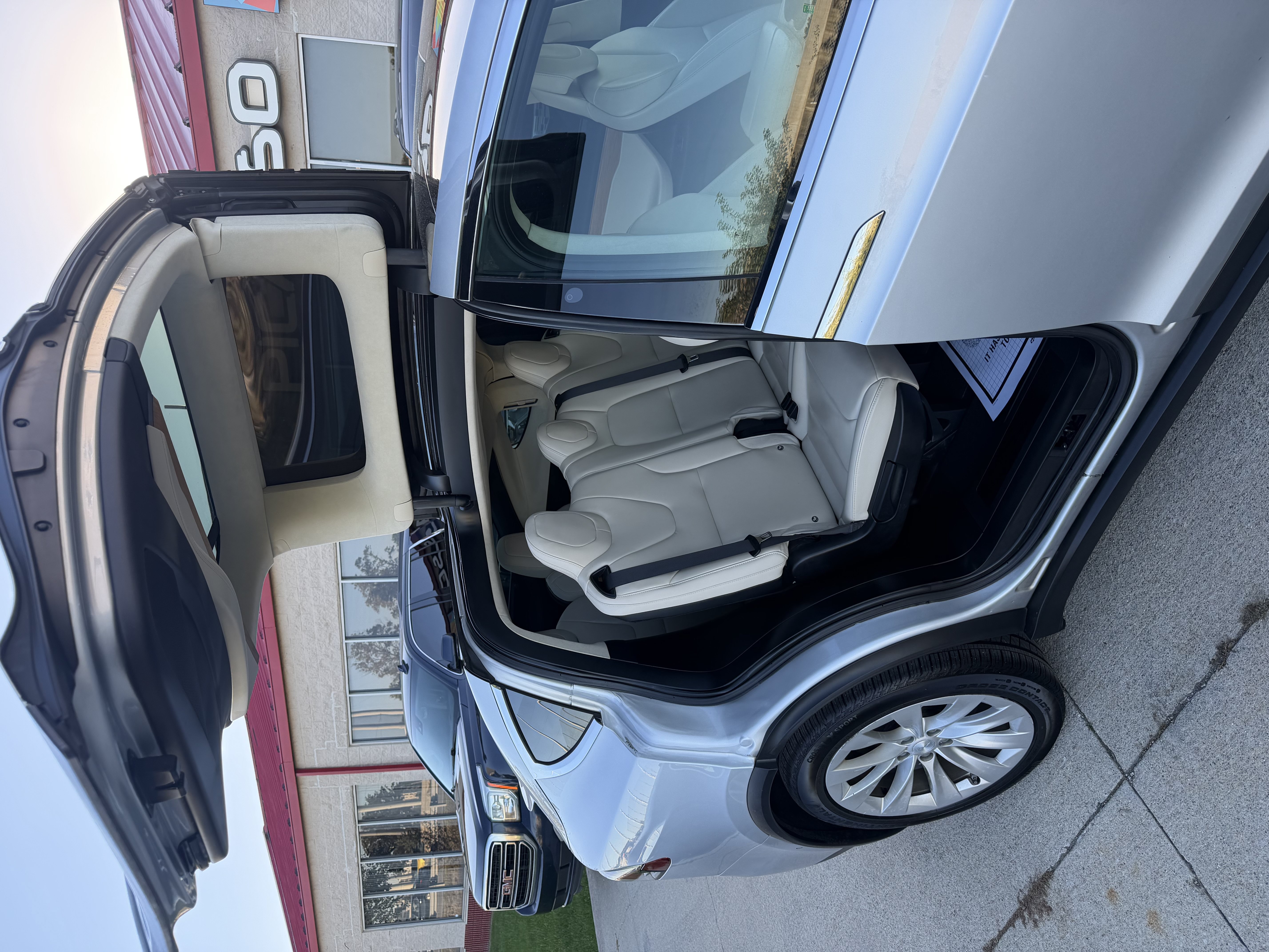 Used 2018 Tesla Model X 75D AWD/4WD image 22