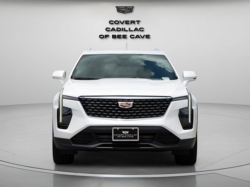 Used 2024 Cadillac XT4 Luxury w/ Cold Weather Package image 4