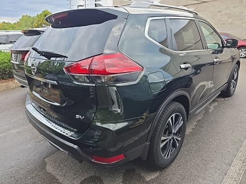 Used 2020 Nissan Rogue SV w/ Premium Package FWD image 3