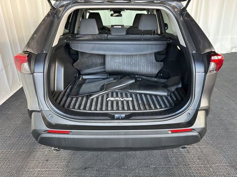 Used 2022 Toyota RAV4 LE image 26