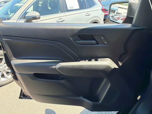 Used 2023 Chevrolet Colorado W/T w/ WT Convenience Package II AWD/4WD image 17