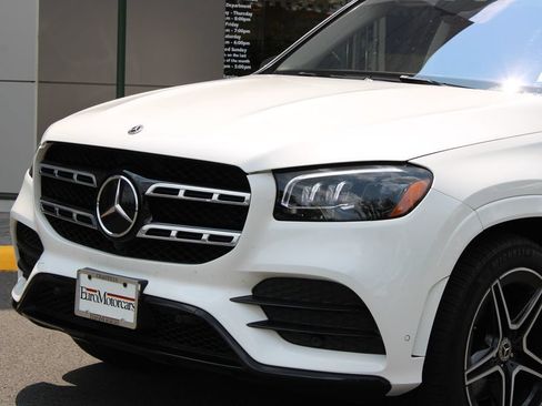 Used 2023 Mercedes-Benz GLS 580 4MATIC image 2
