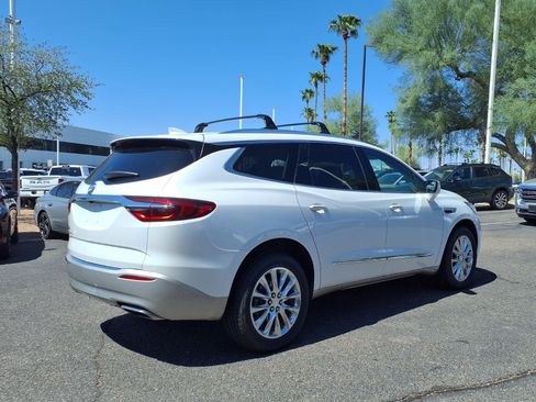 Used 2021 Buick Enclave Essence w/ Sound and Sites Package AWD/4WD image 5