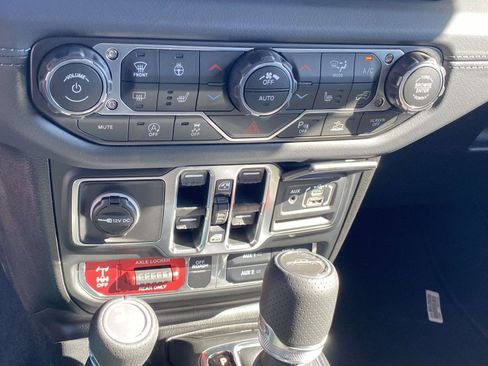 New 2026 Jeep Gladiator Mojave image 7