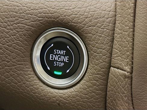 Used 2021 GMC Yukon Denali w/ Denali Ultimate Package image 19