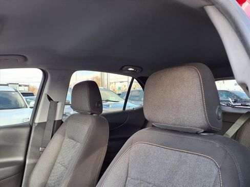 Used 2019 Chevrolet Equinox LT w/ Driver Convenience Package image 17