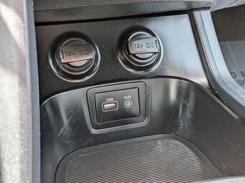 Used 2017 Hyundai Santa Fe Limited AWD/4WD image 19