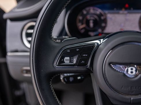Certified 2024 Bentley Bentayga AWD/4WD image 31