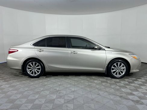 Used 2016 Toyota Camry LE image 5