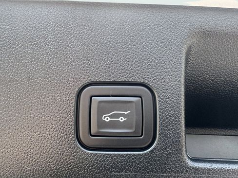 Used 2024 Chevrolet Equinox EV LT AWD/4WD image 17