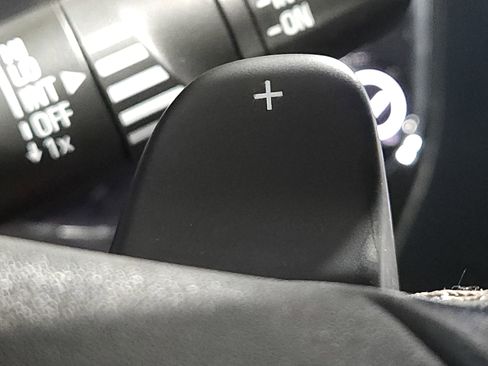 Used 2023 Buick Envision Preferred image 18