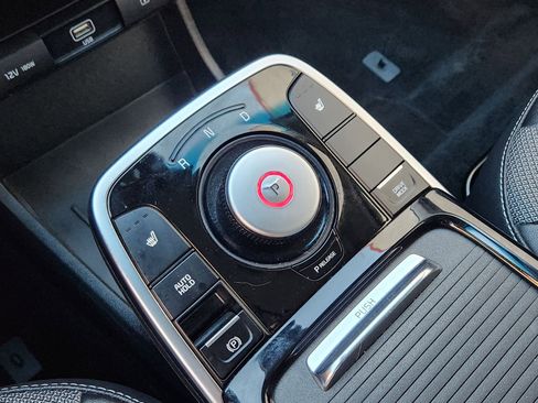 Used 2022 Kia Niro EX image 24