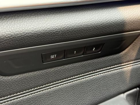 Used 2018 BMW 530e xDrive AWD/4WD image 22
