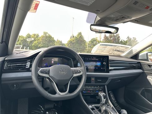 New 2025 Volkswagen Jetta SE image 15
