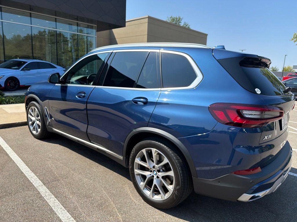 Used 2022 BMW X5 sDrive40i w/ Premium Package RWD image 5