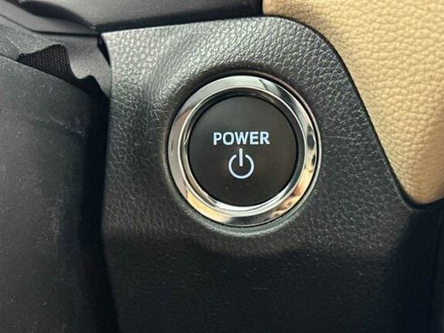 Used 2025 Toyota RAV4 XLE image 25