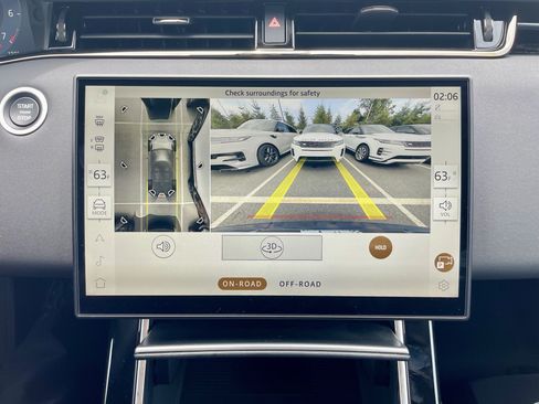 Certified 2025 Land Rover Range Rover Evoque Dynamic SE AWD/4WD image 28