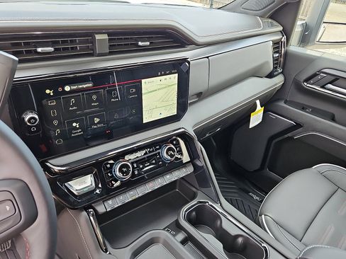 New 2026 GMC Sierra 2500 AT4X w/ AT4X AEV Edition image 17