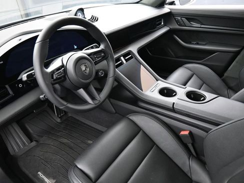 Certified 2025 Porsche Taycan Turbo image 4