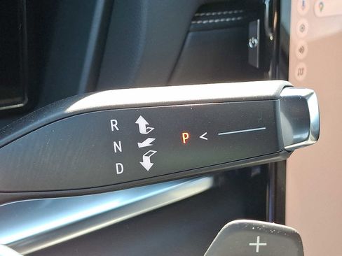 Used 2025 GMC Terrain Elevation image 14