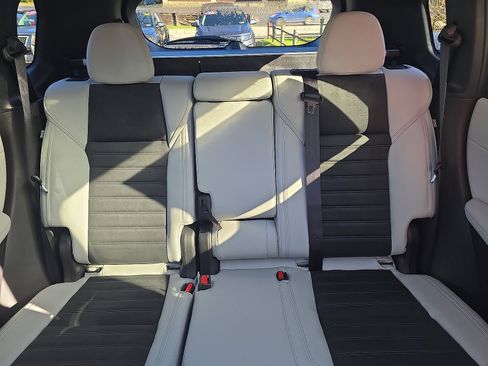 New 2025 Mitsubishi Outlander SE image 24