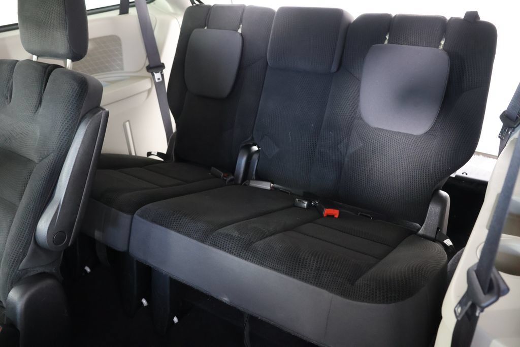 Used 2019 Dodge Grand Caravan SE FWD image 15