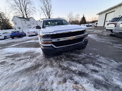 Used 2017 Chevrolet Silverado 1500 W/T w/ Trailering Package image 4