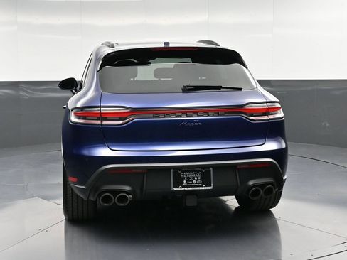 Certified 2025 Porsche Macan image 7