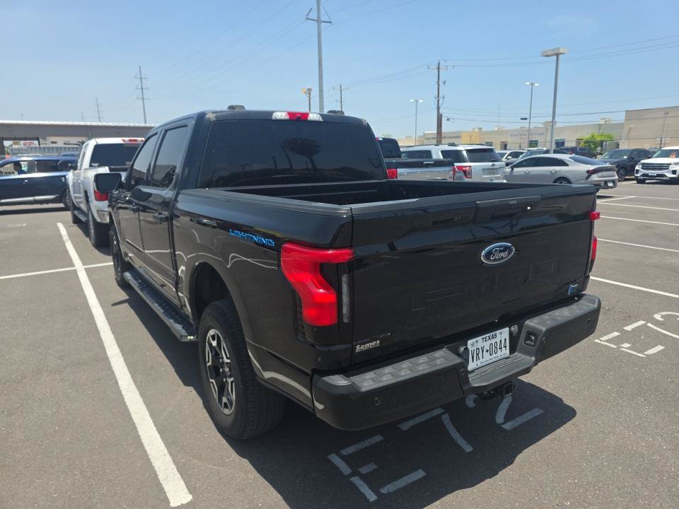 Used 2023 Ford F150 Lightning XLT AWD/4WD image 2
