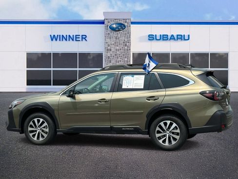 Used 2025 Subaru Outback Premium AWD/4WD image 4