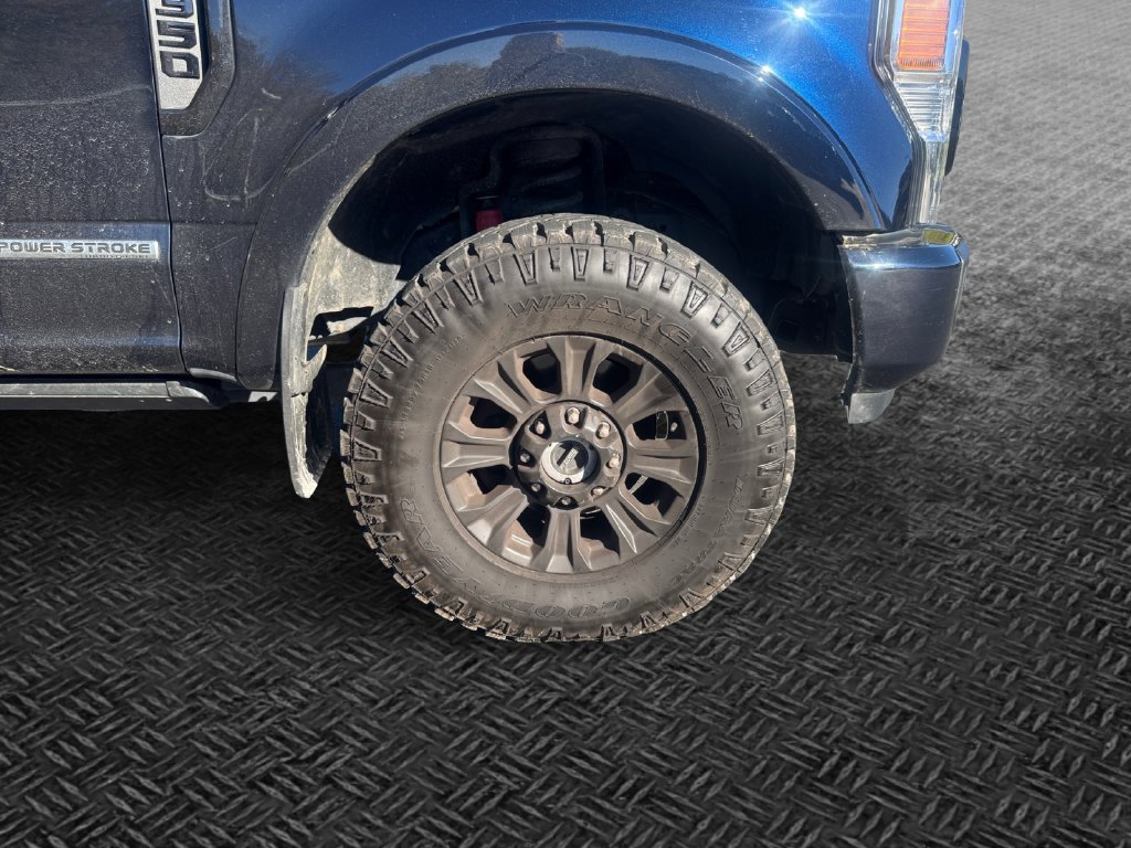 Used 2022 Ford F350 Lariat w/ Tremor Off-Road Package AWD/4WD image 11