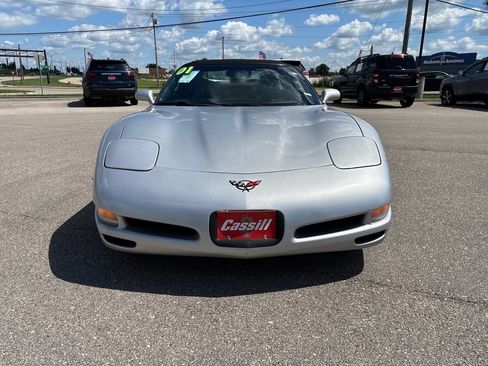 Used 2001 Chevrolet Corvette Convertible w/ Preferred Equipment Group2 RWD image 9