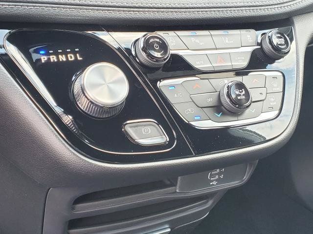 New 2027 Chrysler Pacifica Select AWD/4WD image 15