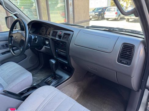 Used 2002 Toyota 4Runner SR5 image 16