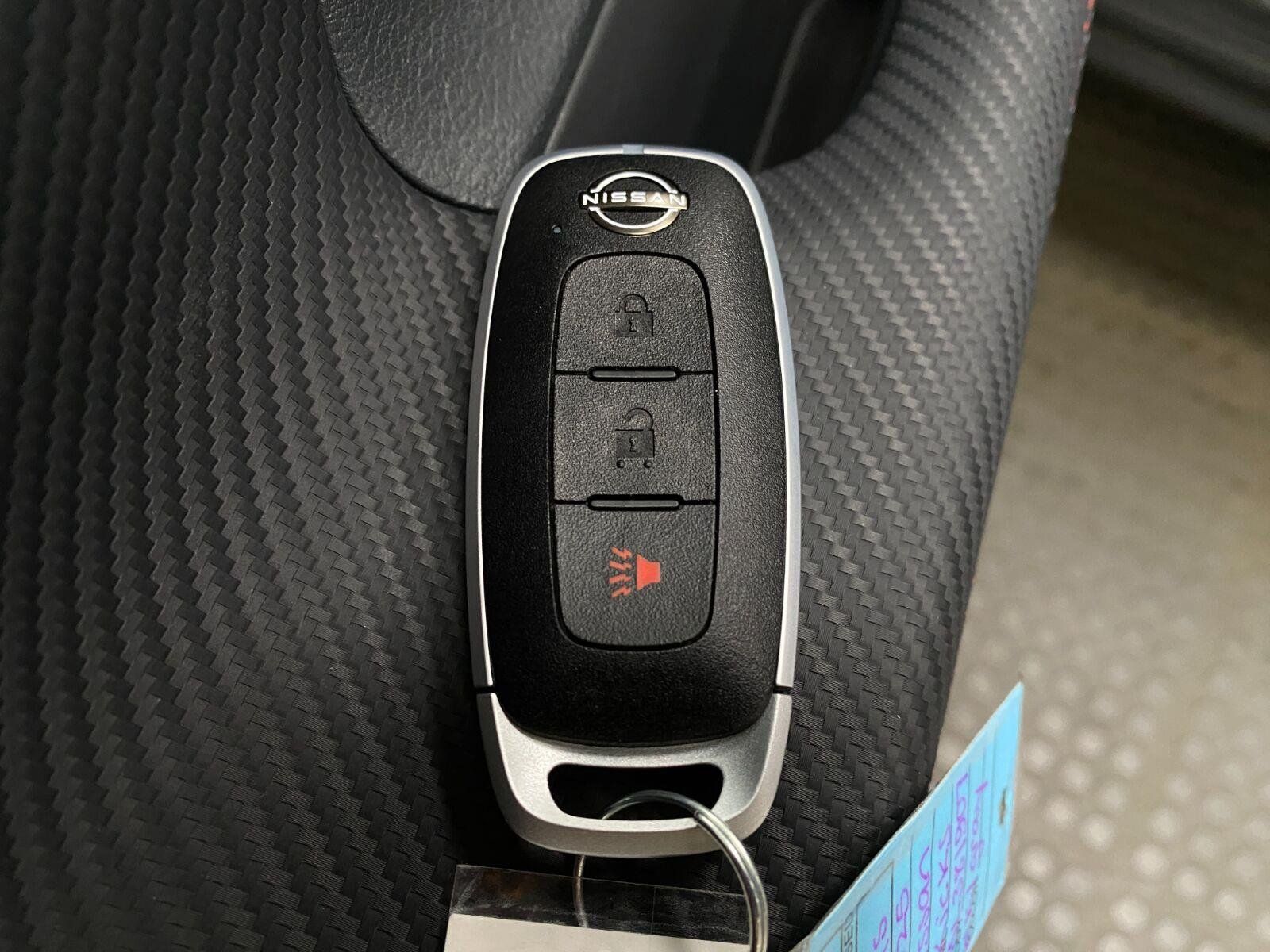 Certified 2025 Nissan Kicks SR AWD/4WD image 29