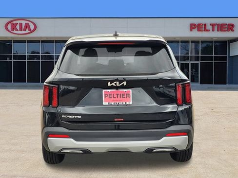 New 2026 Kia Sorento LX FWD image 4