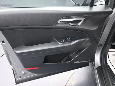 Certified 2024 Kia Sportage LX image 10