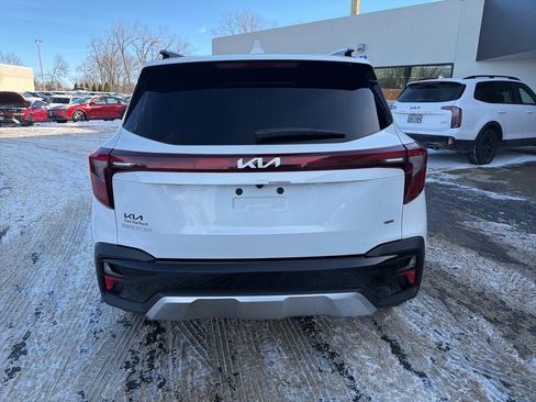 Certified 2025 Kia Seltos S image 7