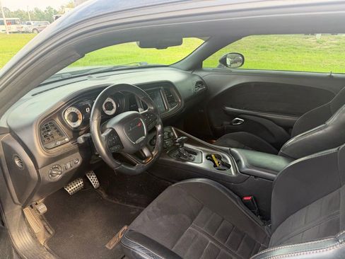 Used 2020 Dodge Challenger R/T RWD image 10
