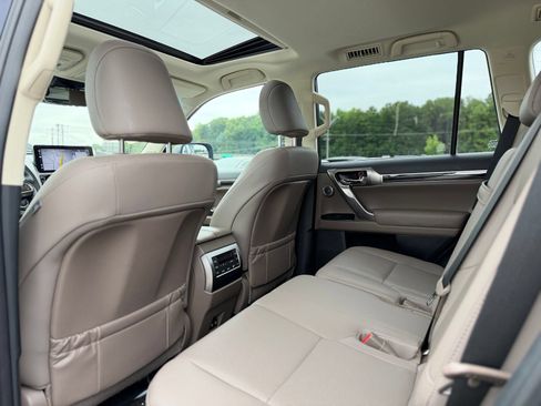 Used 2022 Lexus GX 460 Premium w/ Premium Plus Package AWD/4WD image 24