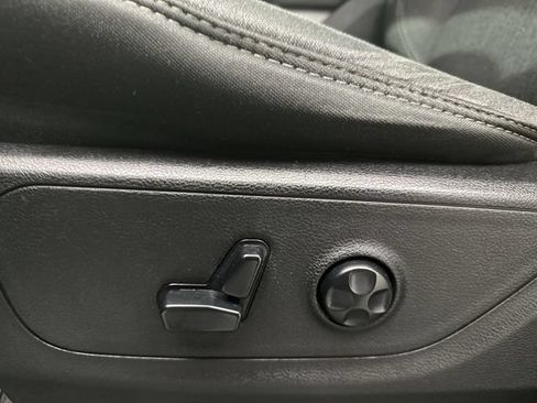 Used 2019 RAM 1500 Big Horn AWD/4WD image 17