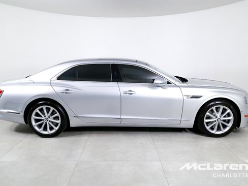 Used 2023 Bentley Flying Spur Plug-In Hybrid image 9